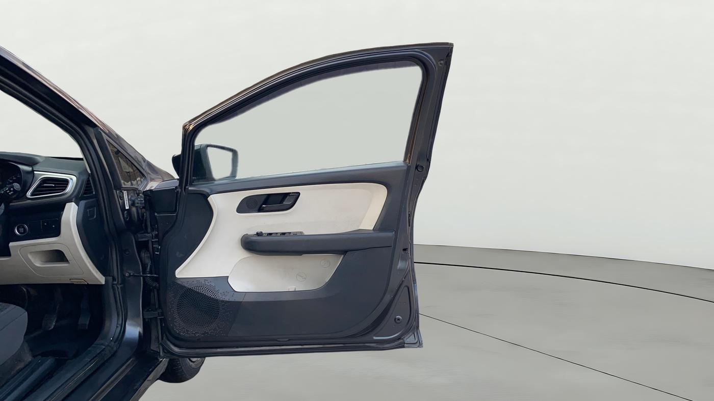 2021 Tata ALTROZ XT PETROL, Petrol, Manual, 55,138 km, RHS Front Door