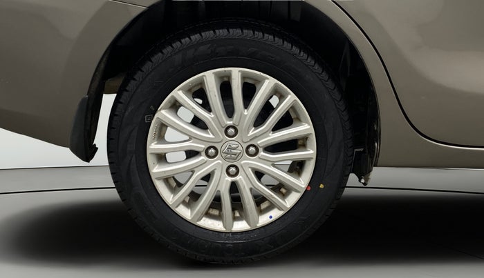 2020 Maruti Dzire ZXI, Petrol, Manual, 41,916 km, Right Rear Wheel