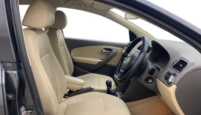 2016 Volkswagen Vento HIGHLINE 1.6 MPI, Petrol, Manual, 80,398 km, Right Side Front Door Cabin