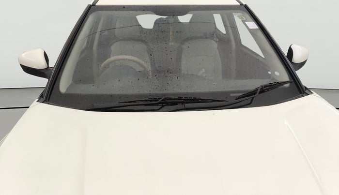 2022 Mahindra XUV300 W6 1.2 PETROL AMT, Petrol, Automatic, 36,886 km, Front Windshield