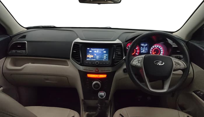 2022 Mahindra XUV300 W8 1.2 PETROL, Petrol, Manual, 39,574 km, Dashboard