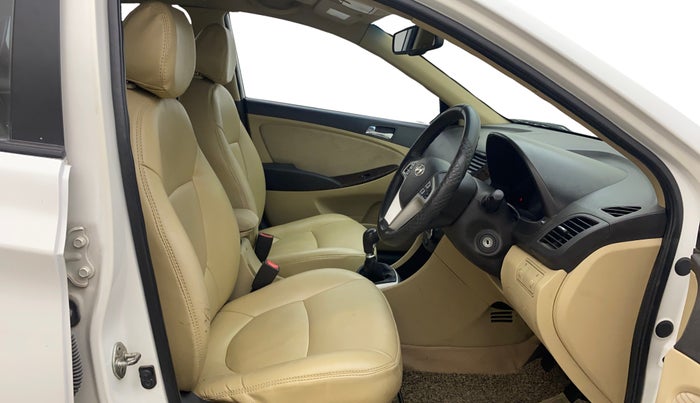 2013 Hyundai Verna FLUIDIC 1.6 CRDI SX, Diesel, Manual, 96,675 km, Right Side Front Door Cabin