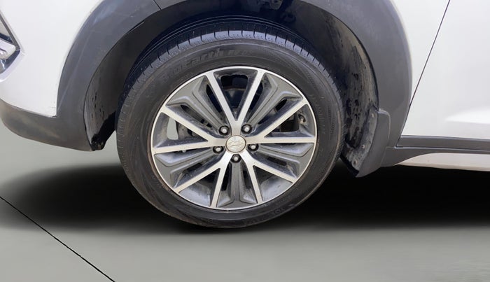 2018 Hyundai Tucson 2WD AT GL DIESEL
, Diesel, Automatic, 1,44,084 km, Left Front Wheel