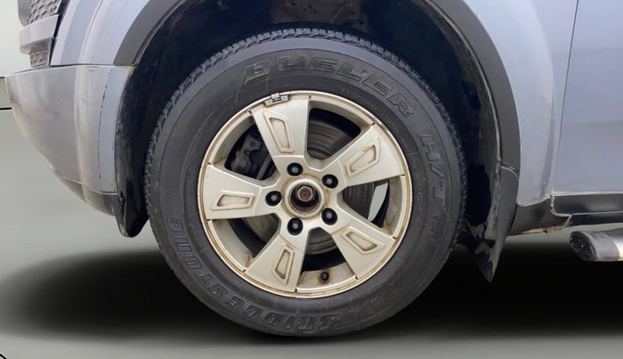 2014 Mahindra XUV500 W8, Diesel, Manual, 1,21,366 km, Left Front Wheel