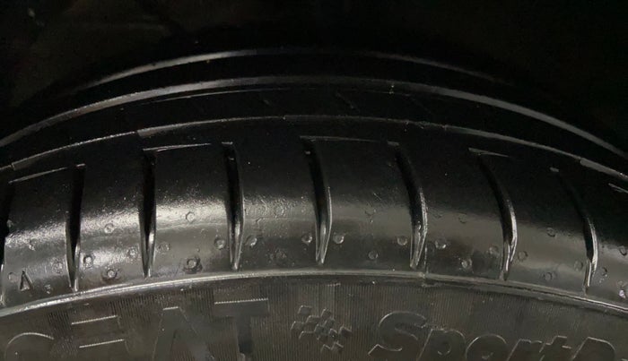 2022 Maruti Ertiga ZXI+ AT SHVS, Petrol, Automatic, 15,004 km, Left Front Tyre Tread