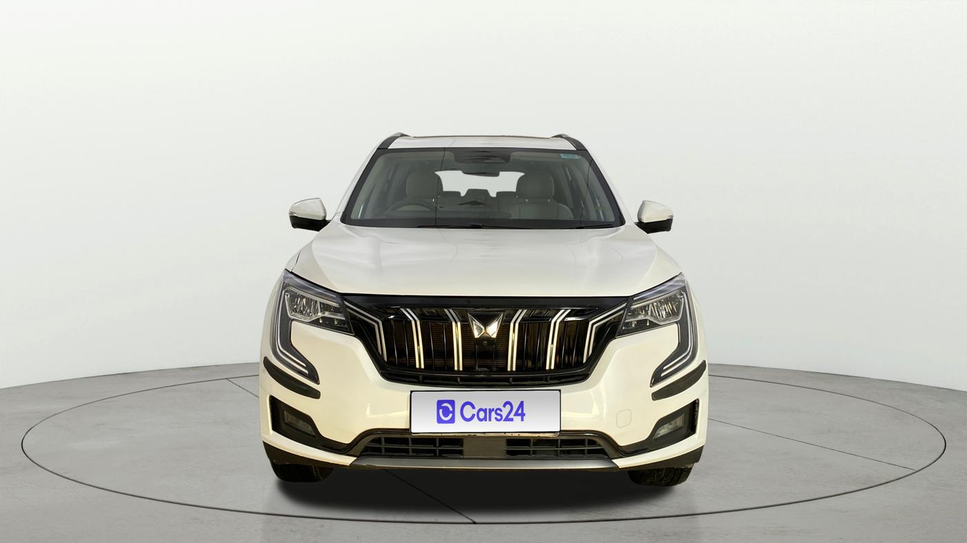 2024 Mahindra XUV700 AX 7 LUXURY P AT 7 STR, Petrol, Automatic, 24,946 km, Front