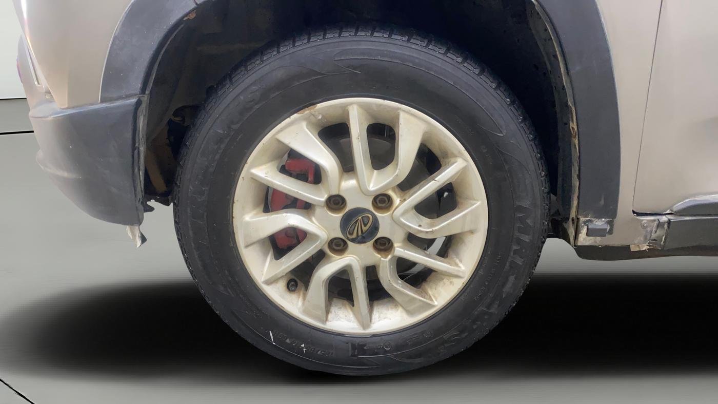 2016 Mahindra Kuv100 K8 D 6 STR, Diesel, Manual, 61,314 km, Left Front Wheel