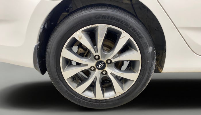 2014 Hyundai Verna FLUIDIC 1.6 VTVT SX AT, Petrol, Automatic, 66,714 km, Right Rear Wheel