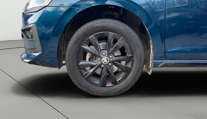 2025 Skoda SLAVIA Monte Carlo 1.0L TSI AT, Petrol, Automatic, 4,018 km, Left Front Wheel