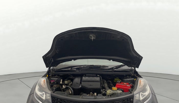 2018 Tata NEXON XZ PLUS DIESEL, Diesel, Manual, 73,096 km, Open Bonet