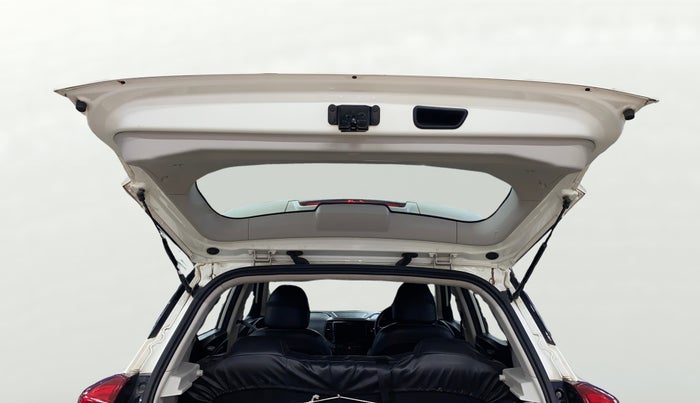 2022 Mahindra XUV300 W6 1.5 DIESEL AMT, Diesel, Automatic, 24,304 km, Boot Door Open