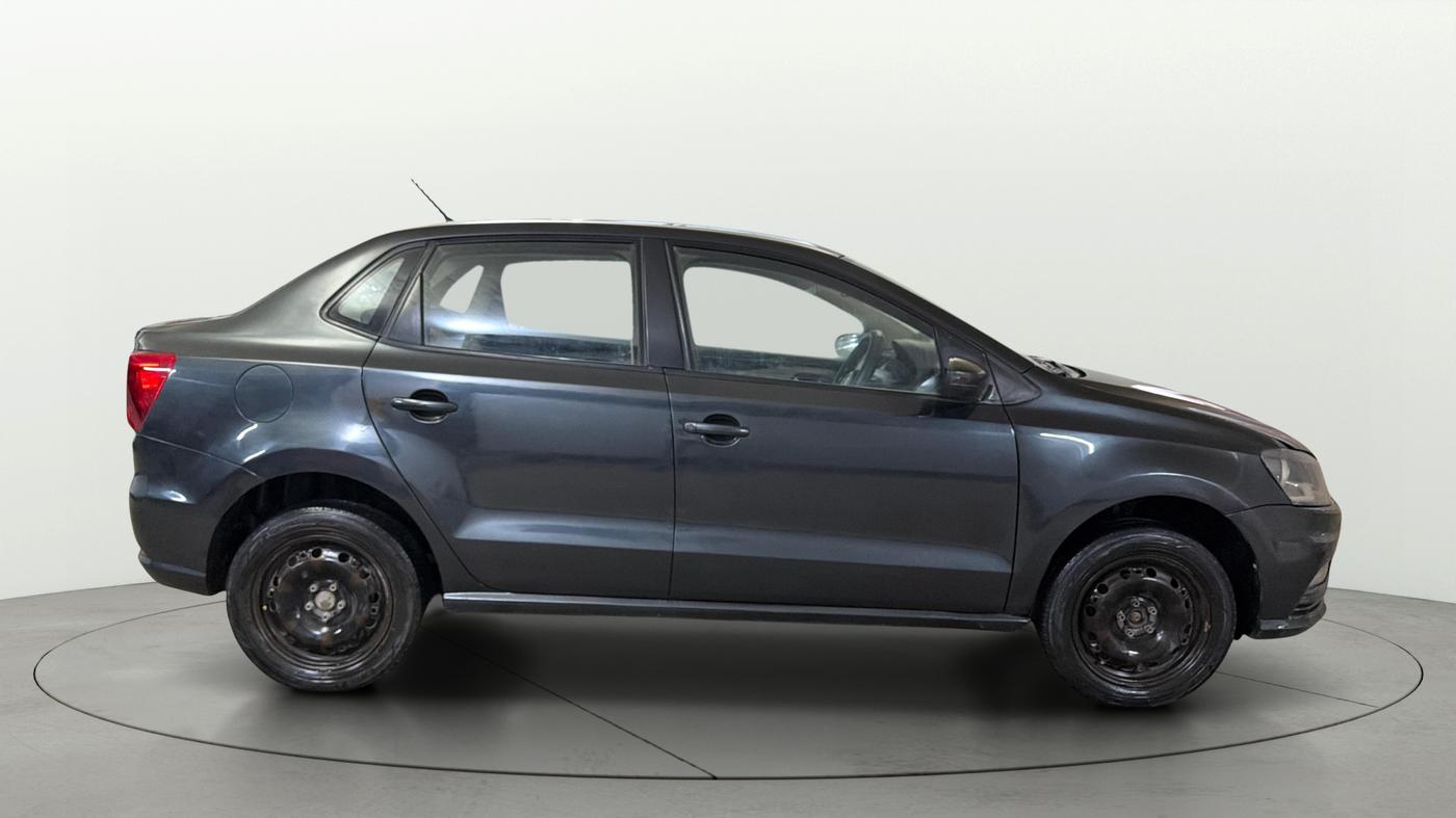 2016 Volkswagen Ameo COMFORTLINE 1.2L, Petrol, Manual, 1,23,664 km, Right Side View