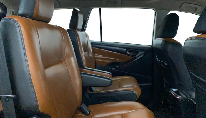 2021 Toyota Innova Crysta 2.7 GX AT 7 STR, Petrol, Automatic, 42,784 km, Right Side Rear Door Cabin