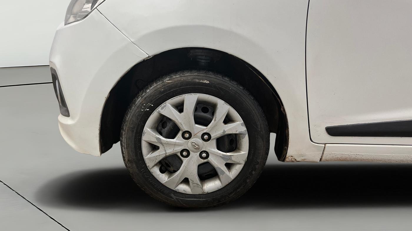 2016 Hyundai Grand i10 SPORTZ 1.2 KAPPA VTVT, CNG, Manual, 77,378 km, Left Front Wheel
