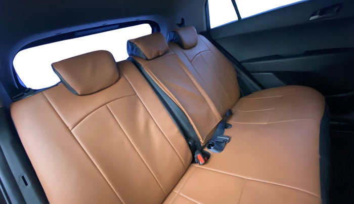 2017 Hyundai Creta SX PLUS AT 1.6 PETROL, Petrol, Automatic, 37,331 km, Right Side Rear Door Cabin