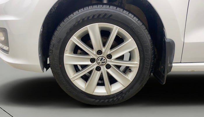 2016 Volkswagen Vento HIGHLINE 1.6 MPI, Petrol, Manual, 58,938 km, Left Front Wheel