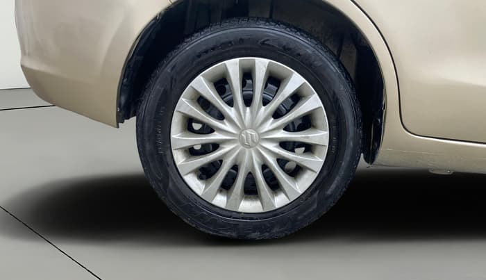 2013 Maruti Ertiga VDI, Diesel, Manual, 99,052 km, Right Rear Wheel