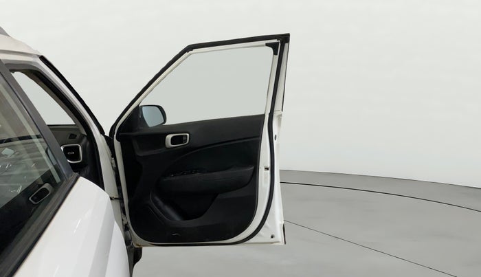 2019 Hyundai VENUE S 1.2, Petrol, Manual, 62,933 km, RHS Front Door