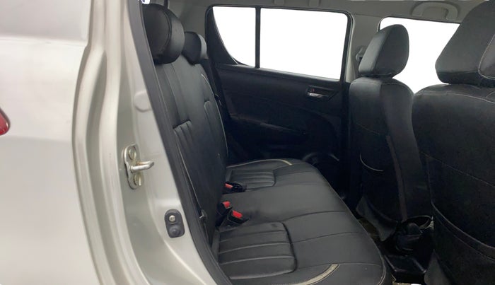 2014 Maruti Swift VXI, Petrol, Manual, 31,497 km, Right Side Rear Door Cabin