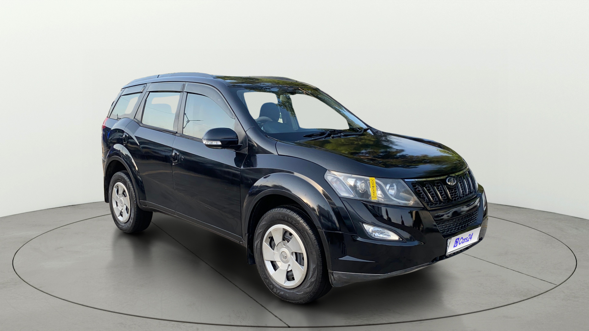 2017 Mahindra XUV500 2020-2021 W6 AT 2017 Mahindra XUV500 2020-2021 W6 AT