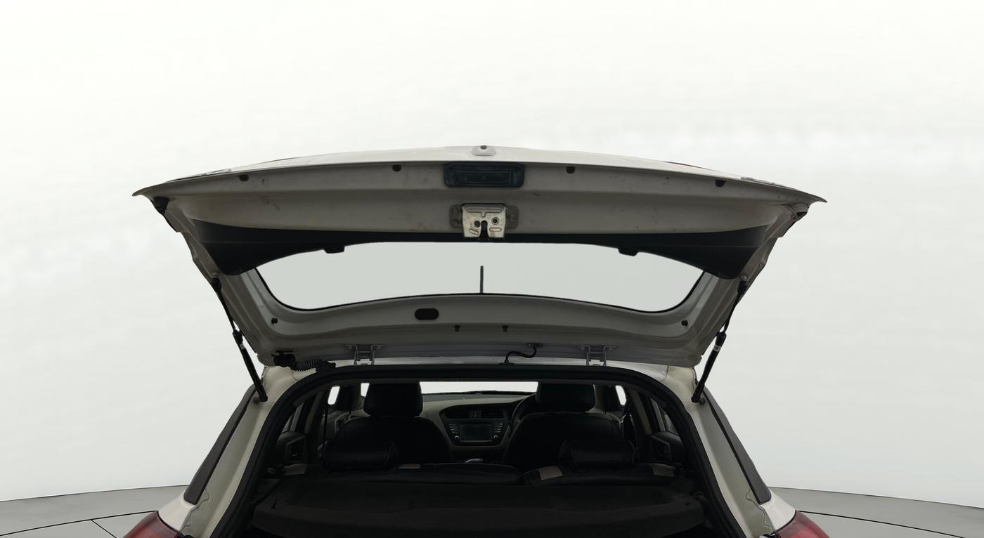 2015 Hyundai Elite i20 ASTA 1.2, Petrol, Manual, 1,08,297 km, Boot Door Open