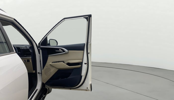 2022 KIA CARENS LUXURY PLUS 1.5 DIESEL AT 7 STR, Diesel, Automatic, 1,22,983 km, RHS Front Door