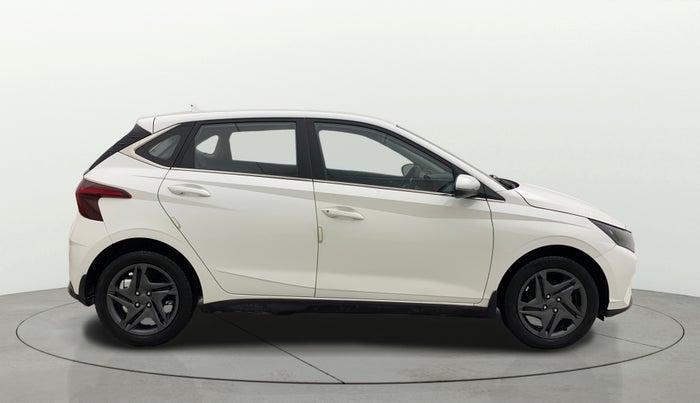 2022 Hyundai NEW I20 SPORTZ 1.2 MT, Petrol, Manual, 38,134 km, Right Side View