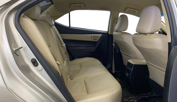 2018 Toyota Corolla Altis VL CVT PETROL, Petrol, Automatic, 1,24,098 km, Right Side Rear Door Cabin