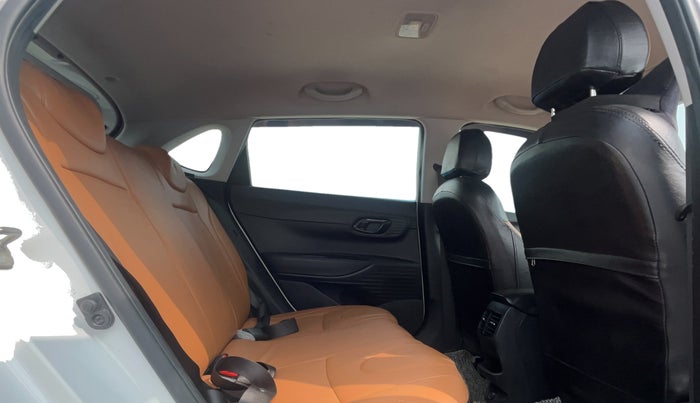 2023 Hyundai NEW I20 Sportz 1.2 IVT, Petrol, Automatic, 44,264 km, Right Side Rear Door Cabin