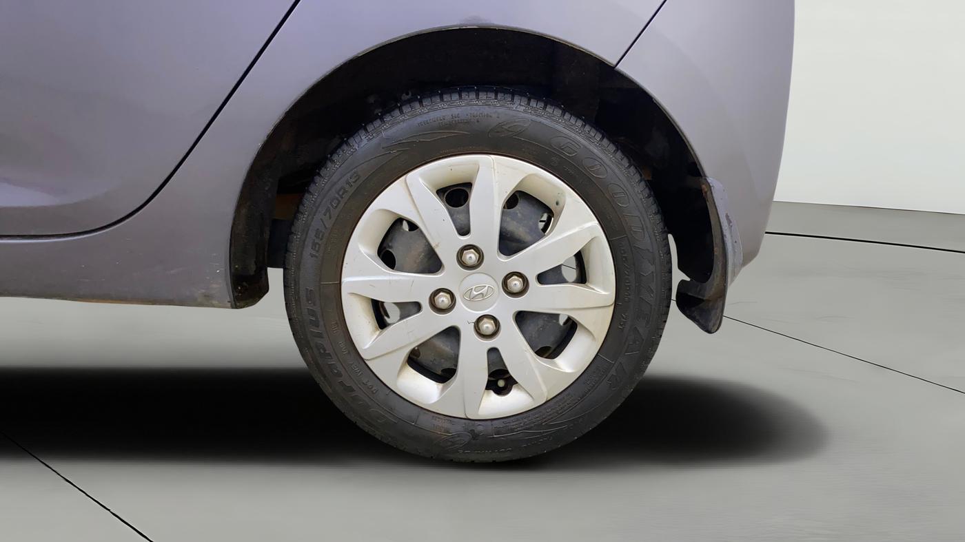 2018 Hyundai Eon MAGNA +, Petrol, Manual, 18,428 km, Left Rear Wheel