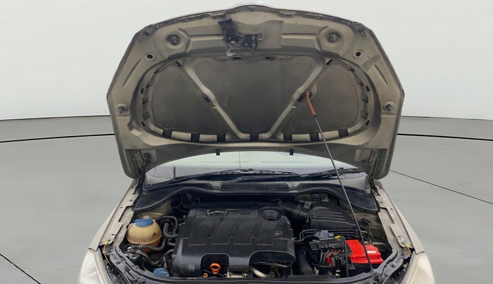 2013 Skoda Rapid AMBITION 1.6 TDI CR MT PLUS, Diesel, Manual, 1,04,812 km, Open Bonet