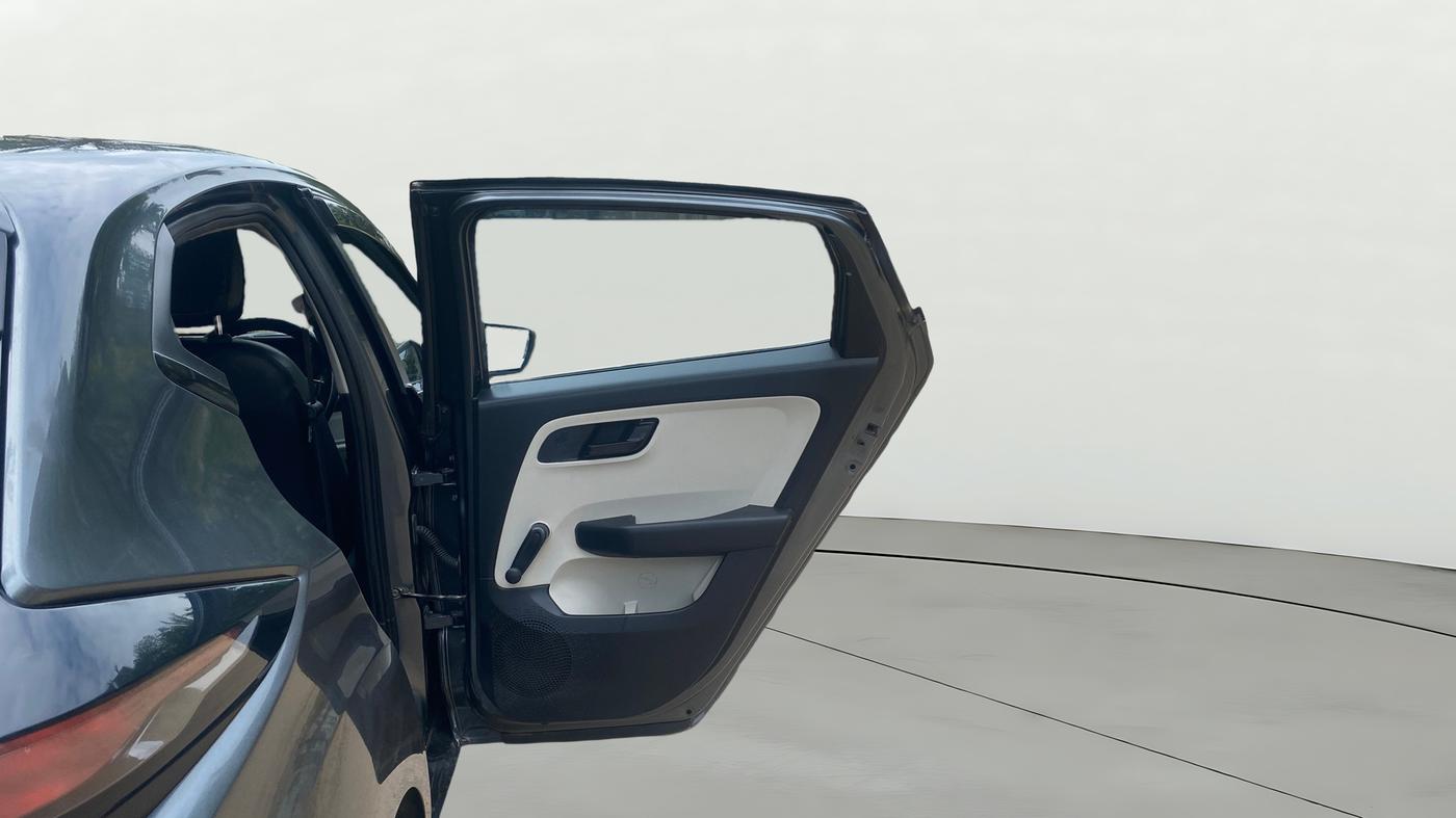 2022 Tata ALTROZ XE PLUS PETROL, Petrol, Manual, 72,928 km, RHS Rear Door