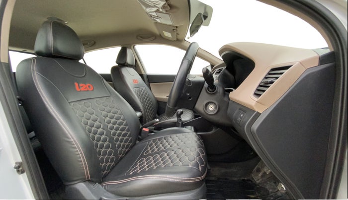 2016 Hyundai Elite i20 MAGNA 1.2, Petrol, Manual, 68,619 km, Right Side Front Door Cabin