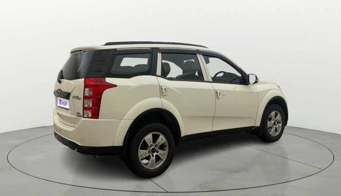 2017 Mahindra XUV500 W6 AT, Diesel, Automatic, 1,28,835 km, Right Back Diagonal
