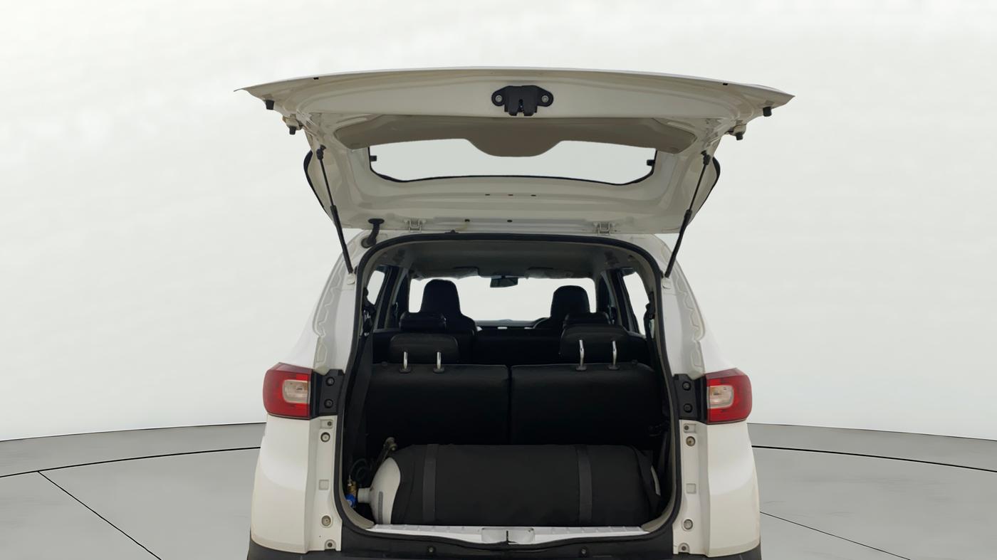 2022 Renault TRIBER RXZ AMT, CNG, Automatic, 47,928 km, Boot Door Open