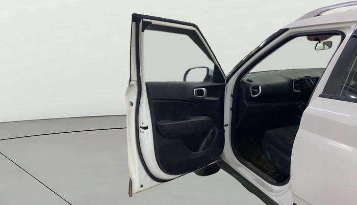 2020 Hyundai VENUE S 1.5 CRDI, Diesel, Manual, 82,804 km, LHS Front Door