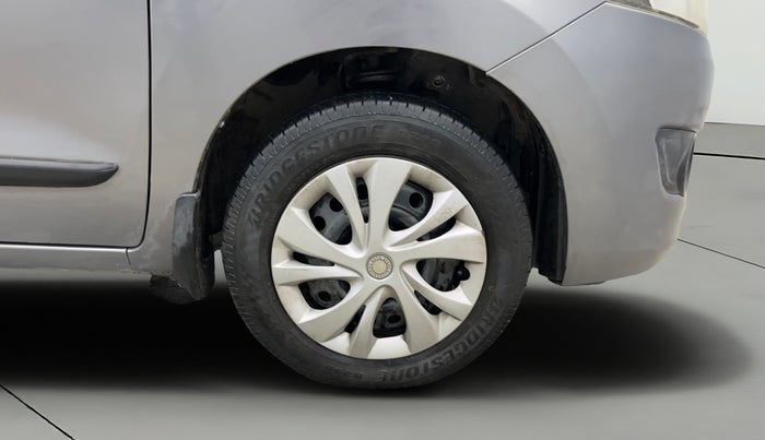 2016 Maruti Wagon R 1.0 VXI, Petrol, Manual, 69,991 km, Right Front Wheel