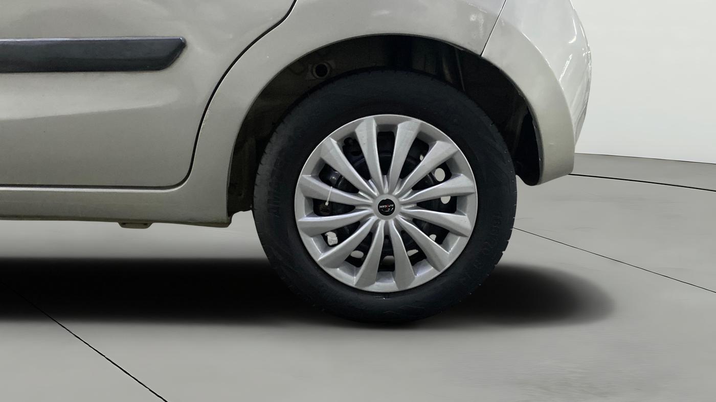 2016 Maruti Celerio VXI CNG, CNG, Manual, 1,09,958 km, Left Rear Wheel