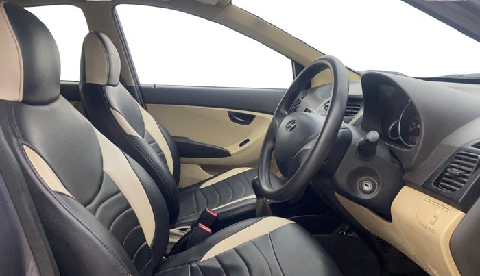 2018 Hyundai Eon MAGNA +, Petrol, Manual, 1,09,456 km, Right Side Front Door Cabin