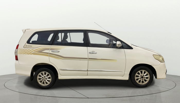 2014 Toyota Innova 2.5 ZX 7 STR, Diesel, Manual, 1,70,000 km, Right Side View