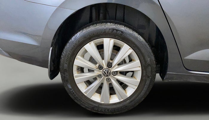 2022 Volkswagen VIRTUS HIGHLINE TSI 1.0 AT, Petrol, Automatic, 37,455 km, Right Rear Wheel