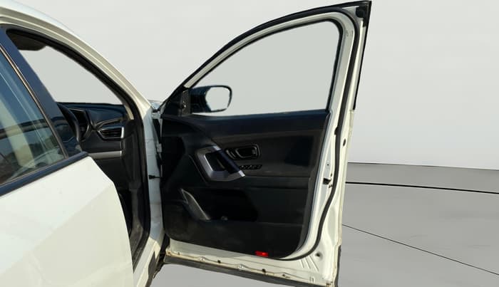 2021 Tata Harrier XMA 2.0L KRYOTEC, Diesel, Automatic, 93,588 km, RHS Front Door