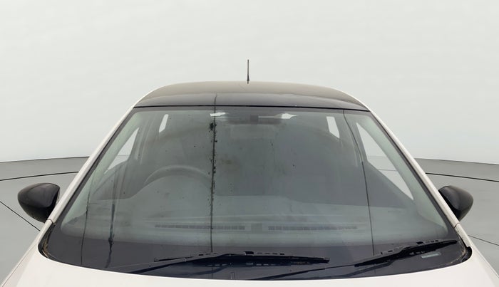 2016 Volkswagen Polo COMFORTLINE 1.2L, Petrol, Manual, 1,00,255 km, Front Windshield