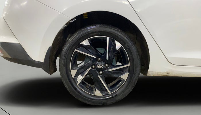 2022 Hyundai Verna SX (O)1.5 VTVT, Petrol, Manual, 45,558 km, Right Rear Wheel