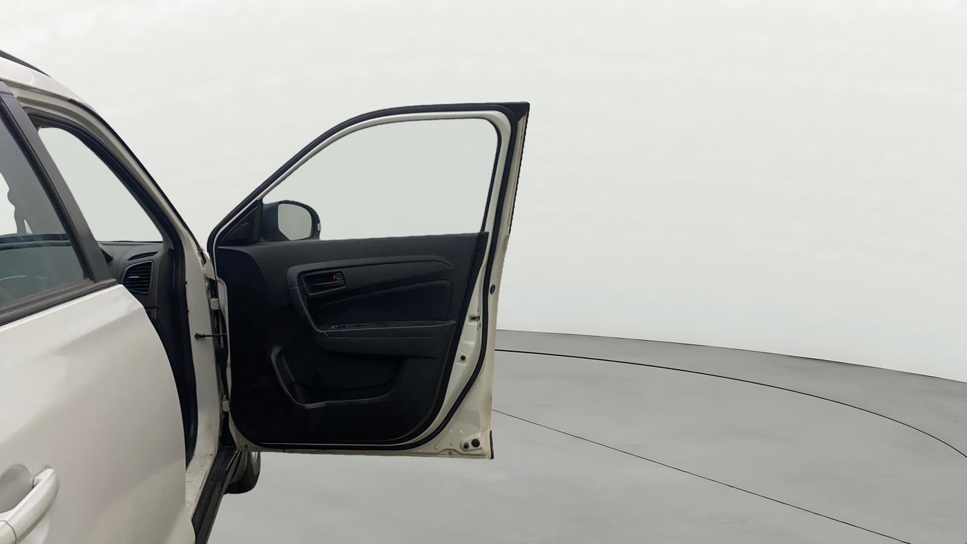 2022 Maruti Vitara Brezza VXI AT SHVS, Petrol, Automatic, 30,010 km, RHS Front Door