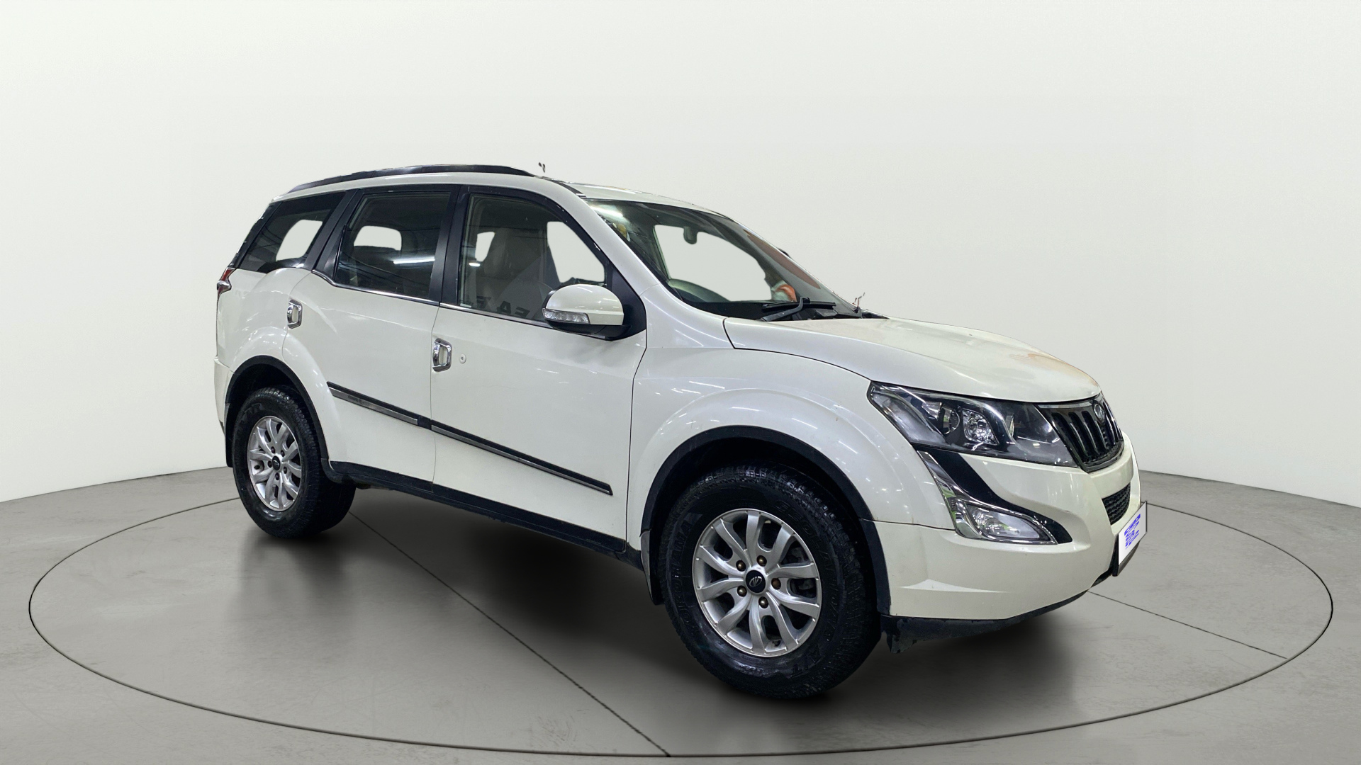 2016 Mahindra XUV500 2020-2021 W10