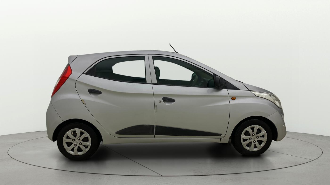 2017 Hyundai Eon MAGNA +, Petrol, Manual, 69,619 km, Right Side View