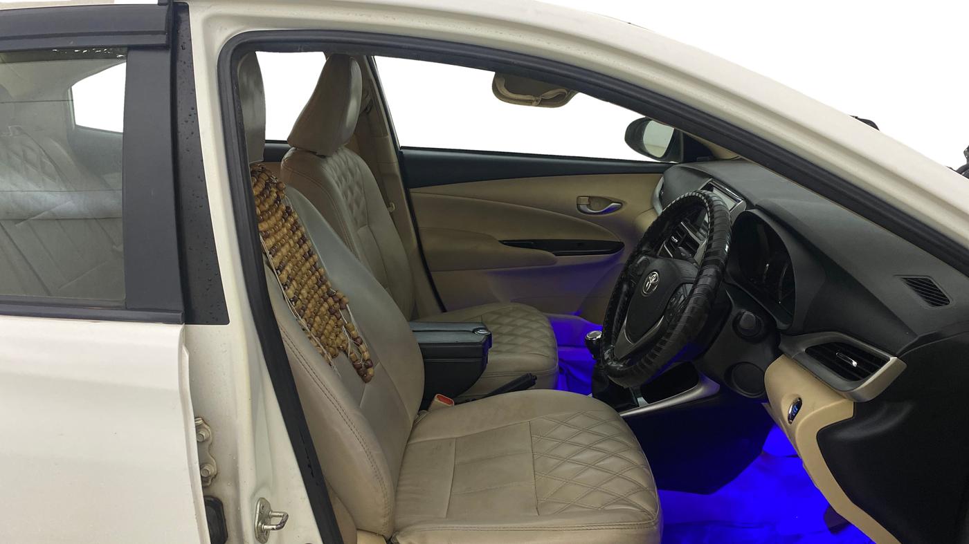 2021 Toyota YARIS G MT, Petrol, Manual, 73,369 km, Right Side Front Door Cabin