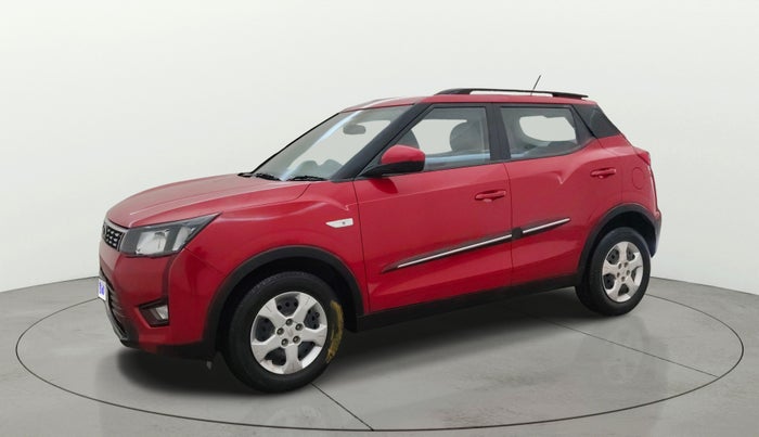 2022 Mahindra XUV300 W6 1.2 PETROL AMT, Petrol, Automatic, 30,959 km, Left Front Diagonal