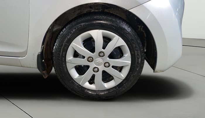 2018 Hyundai Eon SPORTZ, Petrol, Manual, 21,845 km, Right Front Wheel